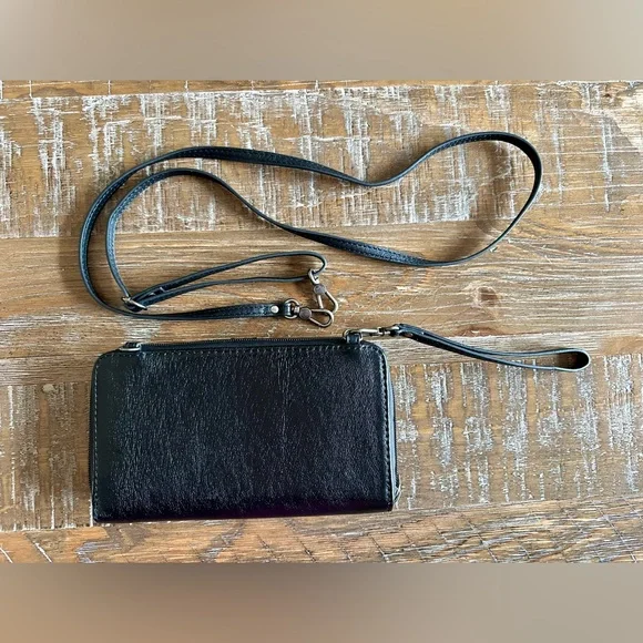 NEW The Sak Black Leather Crossbody/Wristlet Purse with Detachable Straps - Picture 9 of 9